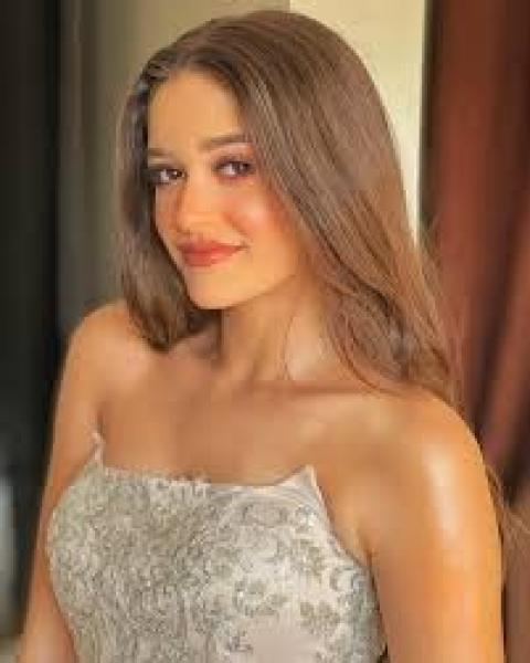 بالأحمر.. نور إيهاب بإطلالة ساحرة عبر إنستجرام