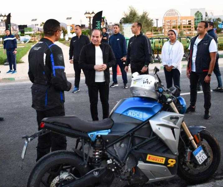 السيسي يجري جولة تفقدية للمنطقة الخضراء بشرم الشيخ