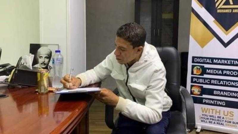بالفيديو.. حقيقة تعاقد عامل النظافة بطل فيديو كشري التحرير علي برنامج تلفزيوني