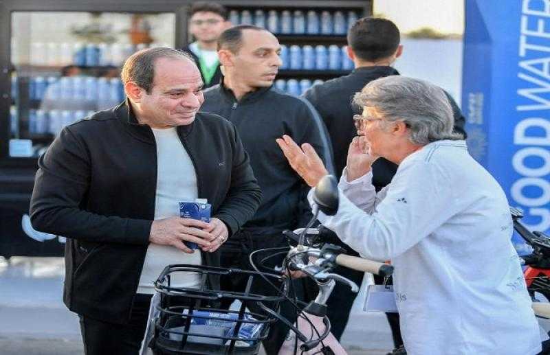 السيسي يلتقي ناشطة سويدية بمجال المناخ على هامش فعاليات ”كوب 27”