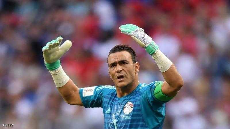 «فيفا» يدعو عصام الحضري لحضور مباريات كأس العالم 2022