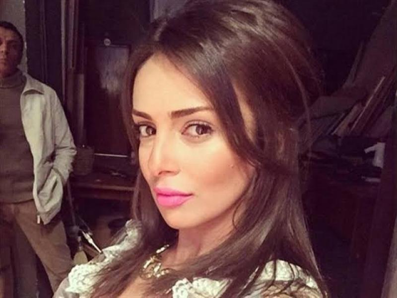 إسراء عبد الفتاح تثير الجدل بـ «فستان قصير» في أحدث ظهور