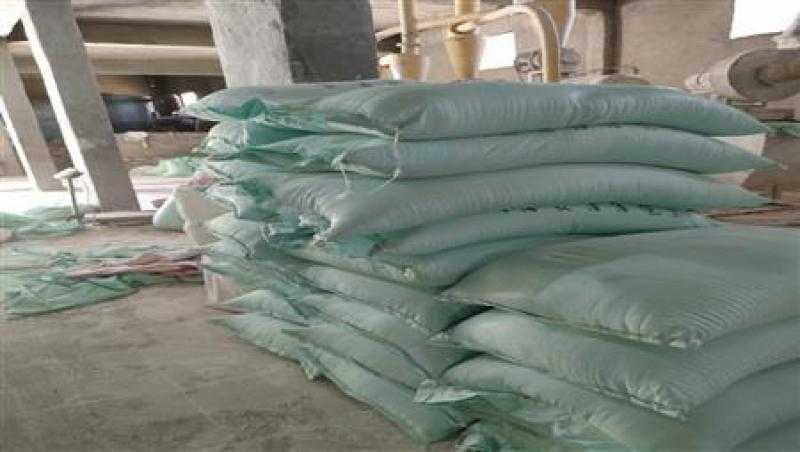 مباحث التموين.. ضبط مالك مخبز بلدى لتصرفه فى 4050 طنًا من الدقيق بالبحيرة