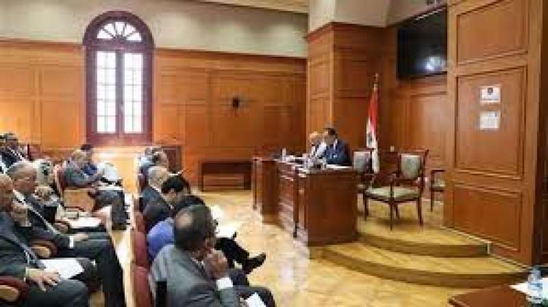 لجنةالصناعة بالشيوخ