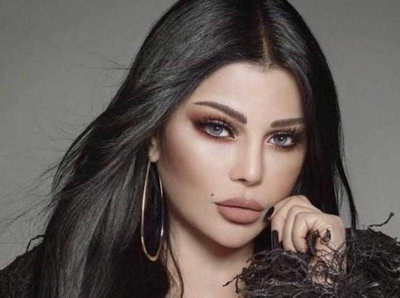 بالأسود.. هيفاء وهبي في جلسة تصوير جديدة