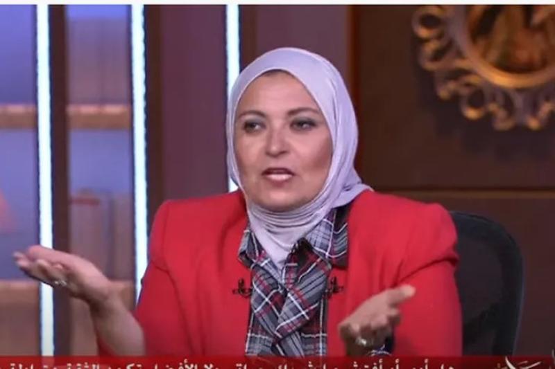 هبة قطب تحرج أديب: «دي المنشطات اللي بتعمل كدا».. فيديو