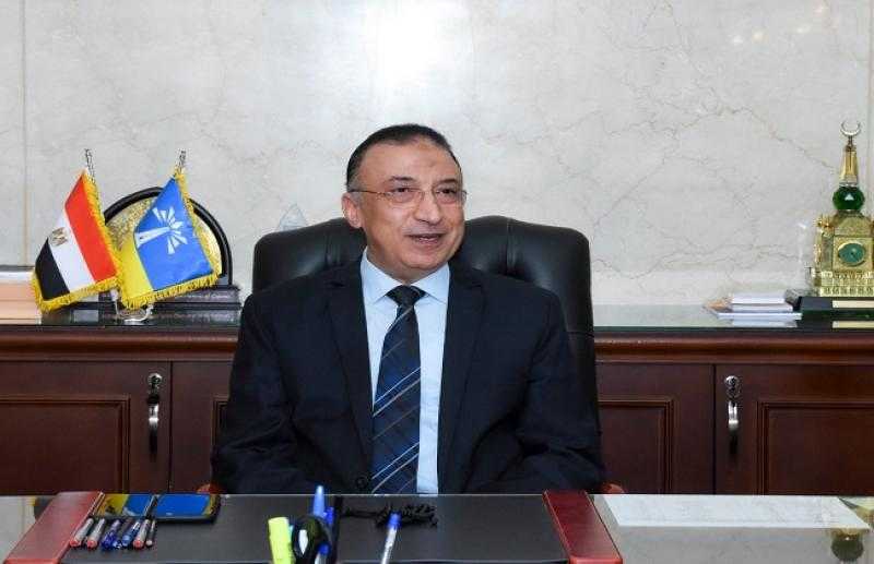 محافظ الإسكندرية عن استخدام المواطنين مراكب لعبور مياه الأمطار: «صور فوتوشوب».. فيديو