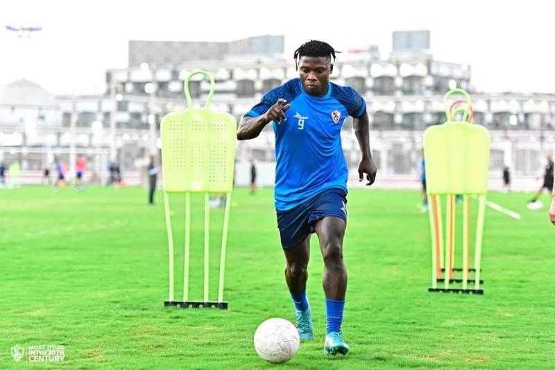 سامسون أكينيولا يصل القاهرة غدًا للانتظام في تدريبات الزمالك