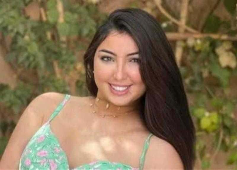 إطلالة جريئة للفنانة دنيا بطمة بعد طلاقها من رجل الأعمال محمد الترك