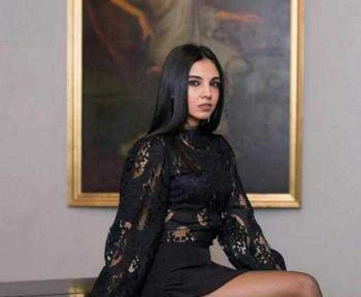 سلمى أبو ضيف بإطلالة ناعمة عبر ”إنستجرام”