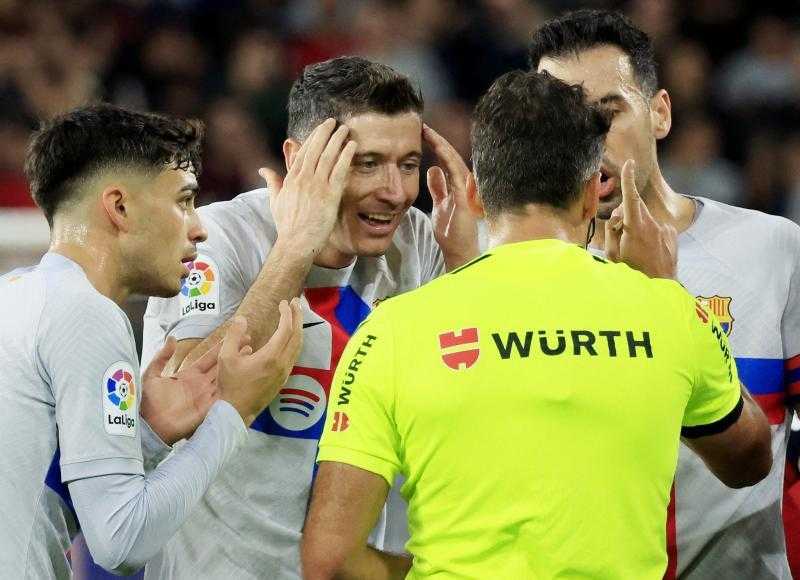رسميًا .. إيقاف ليفاندوفسكي 3 مباريات بعد طرده أمام أوساسونا