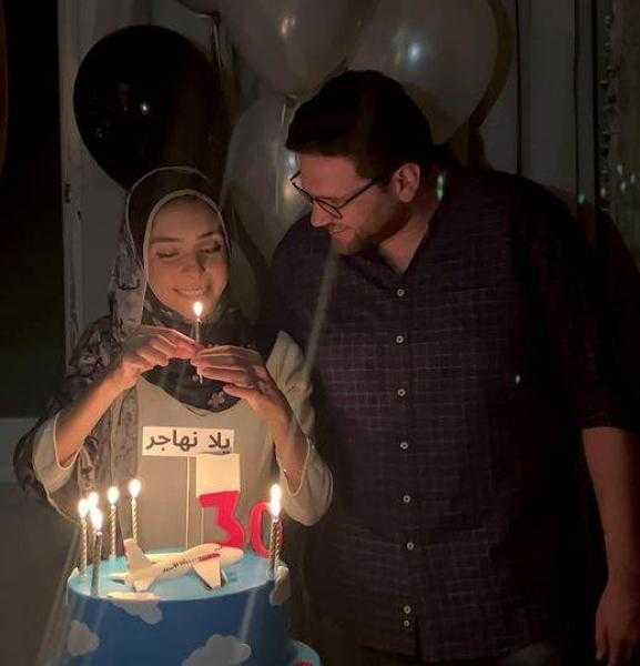 عملتلي عيد ميلادي وماتت.. رجل يودع زوجته المتوفاة بسبب مرض السرطان