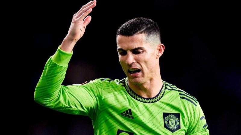 بعد ساعات من فسخ عقد رونالدو.. مفاجأة جديدة من مُلاك مانشستر يونايتد