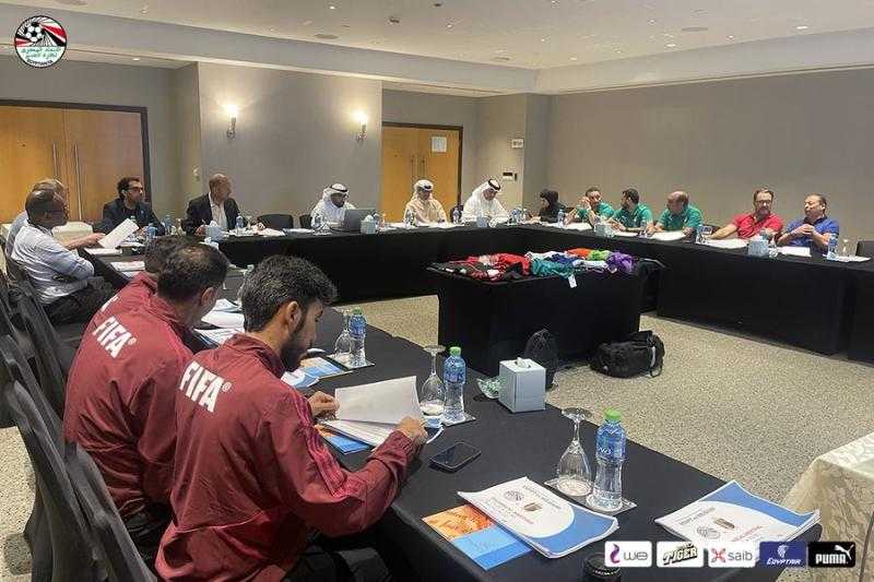 منتخب مصر بالأحمر وبلجيكا بالأبيض