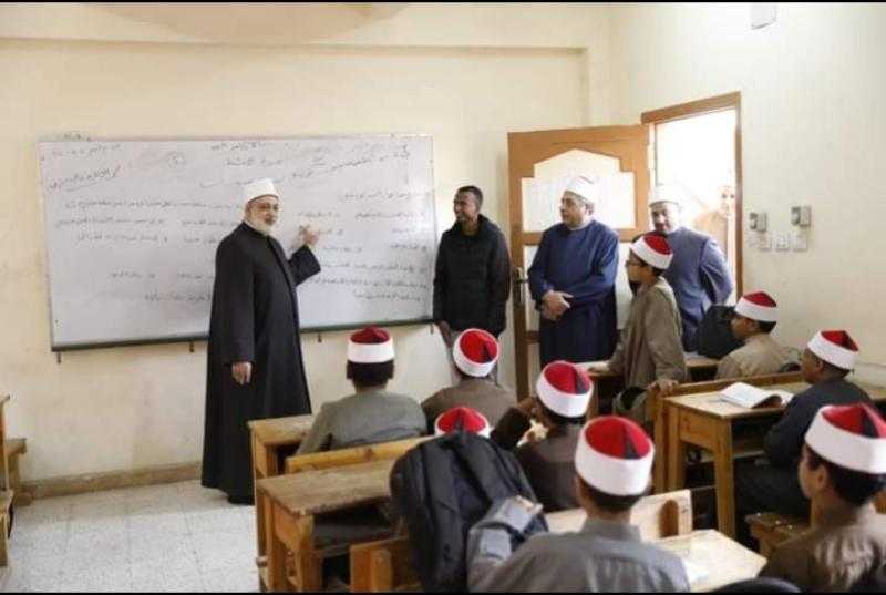 وكيل الأزهر يختتم جولته في صعيد مصر بتفقد معاهد الأقصر