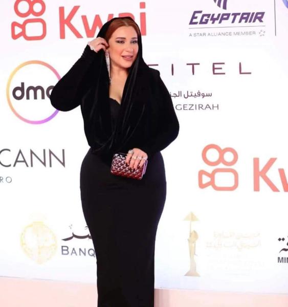 اسما شريف منير 