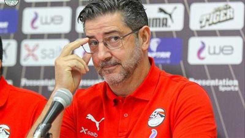 هشام يكن: أداء منتخب مصر تغير مع فيتوريا.. ومبقناش نعتمد على طريقة «باصي لصلاح»