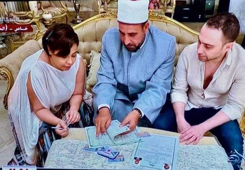 شقيق شيرين عبدالوهاب يهاجمها ووالد حسام حبيب يعلق على تنازل نجله عن القضايا ضدها