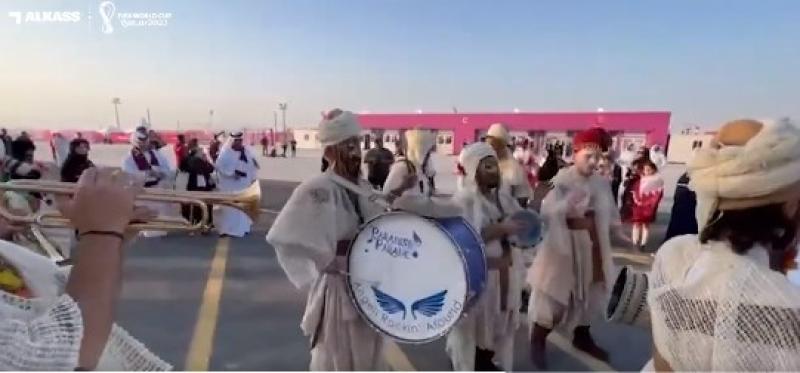 شاهد.. الأجواء خارج استاد البيت قبل انطلاق افتتاح كأس العالم  «فيديو»