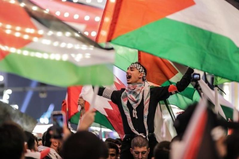 أعلام فلسطين تزين شوارع قطر قبل افتتاح كأس العالم 2022