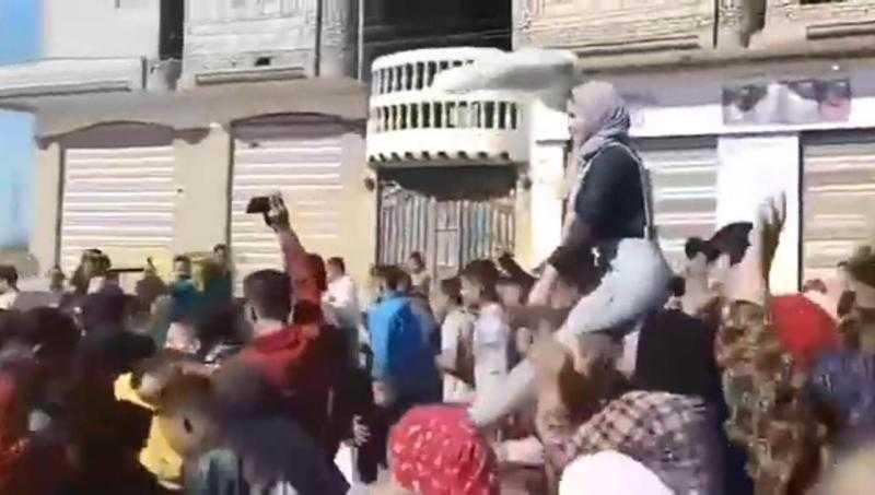 «الكل يصور الشريفة العفيفة».. قصة فتاة طلقها زوجها بعد ليلة واحدة فقط لسبب صادم!