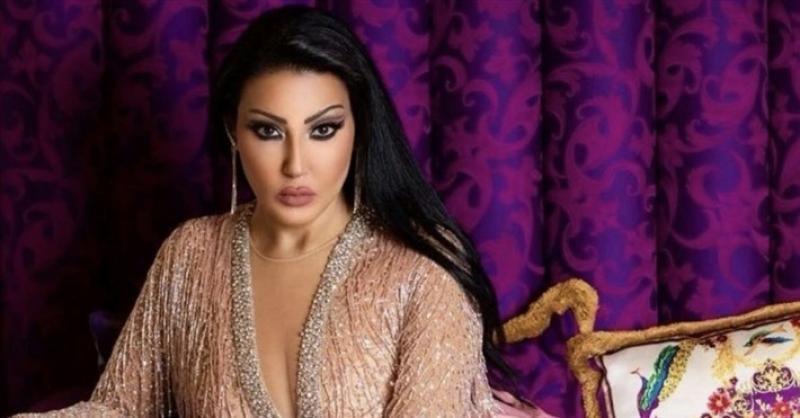 سمية الخشاب بإطلالة أنثوية تبرز جمالها عبر ”إنستجرام”