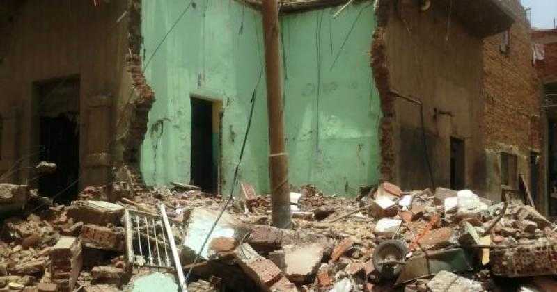 إصابة عاملين بسبب انهيار سقف منزل ببني سويف