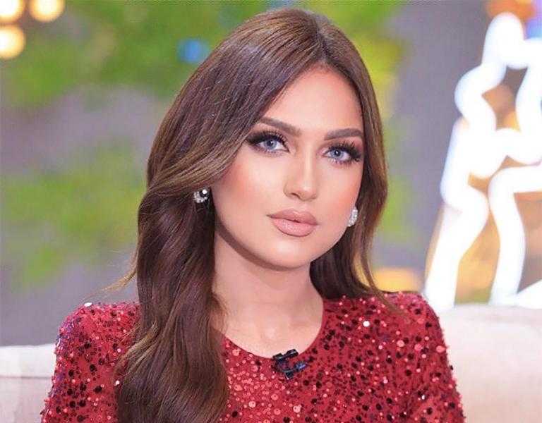 ياسمين عز: المخرجين في كأس العالم بيركزوا على البنات الحلوة.. «فيديو»