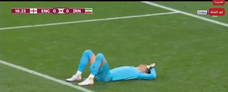 خروج حارس إيران بعد إصابة دموية في مواجهة إنجلترا بكأس العالم