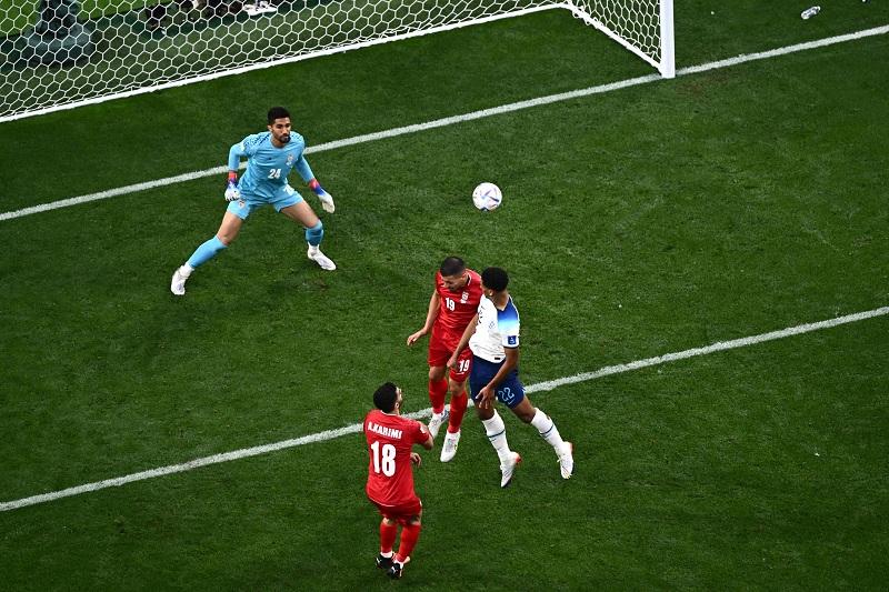 منتخب إنجلترا وإيران