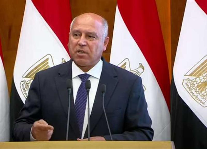 وزير النقل يعلن بشرى سارة لأهالي الصعيد بدءا من شهر يناير المقبل.. «فيديو»