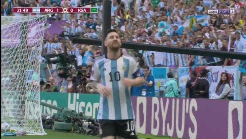 مرور 30 دقيقة من مباراة الأرجنتين والسعودية.. ميسي يسجل وإلغاء 3 أهداف