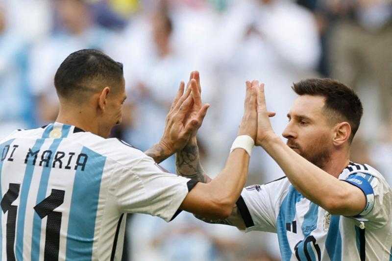 الشوط الأول.. الأرجنتين يكتفي بهدف وحيد أمام السعودية بكأس العالم