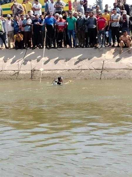 مصرع 3 من أسرة واحدة غرقا بحادث انقلاب تروسيكل بترعة في البحيرة