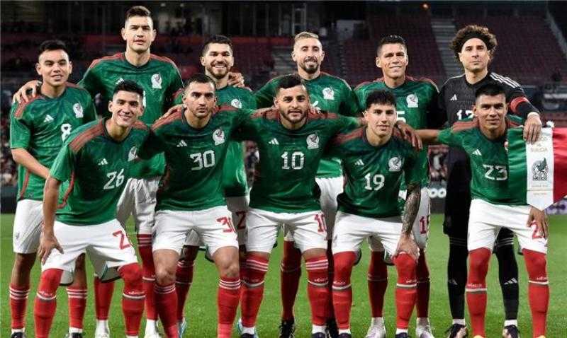 «لوزانو» يقود تشكيل المكسيك أمام بولندا في كأس العالم 2022