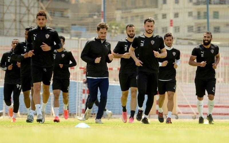 رباعي الشباب ينتظمون في مران الزمالك