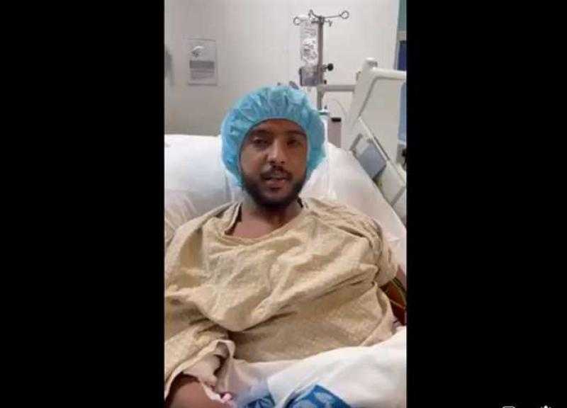 «يتحدث بصعوبة».. ياسر الشهراني يطلب الدعاء من داخل المستشفى القطري (فيديو)