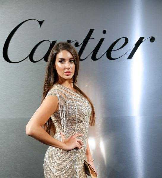 ياسمين صبري تظهر مع شقيقة أبو هشيمة