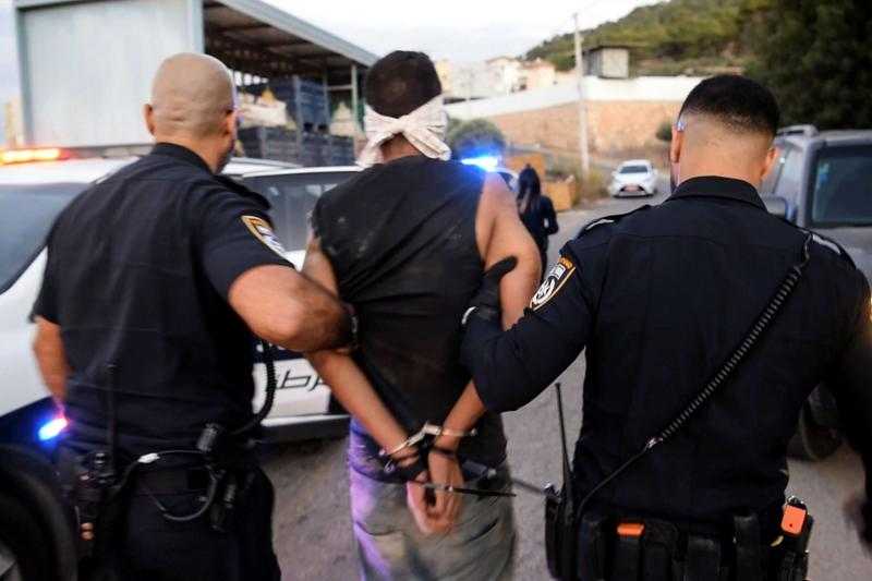 الشرطة الإسرائيلية تعتقل 3 أشخاص يشتبه صلتهم بانفجاري القدس