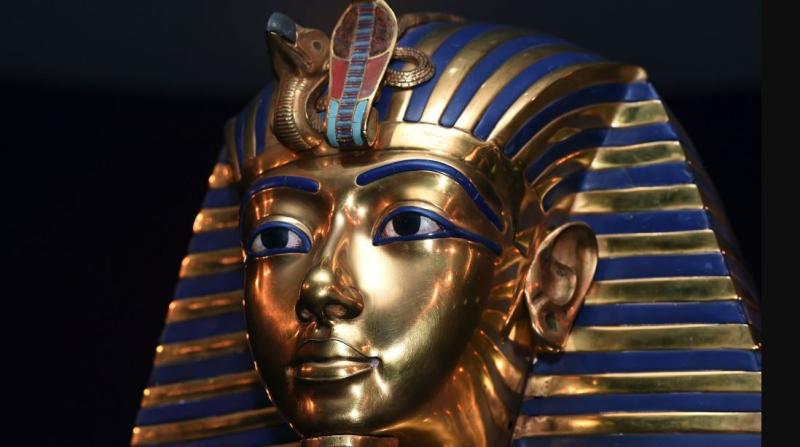 خبير أثري يكشف أسباب شهرة الملك توت عنخ أمون «فيديو»