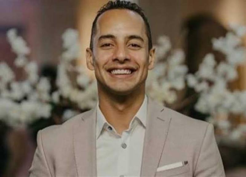 بتعليق غريب.. عمرو وهبه يحتفل بعيد ميلاد والده