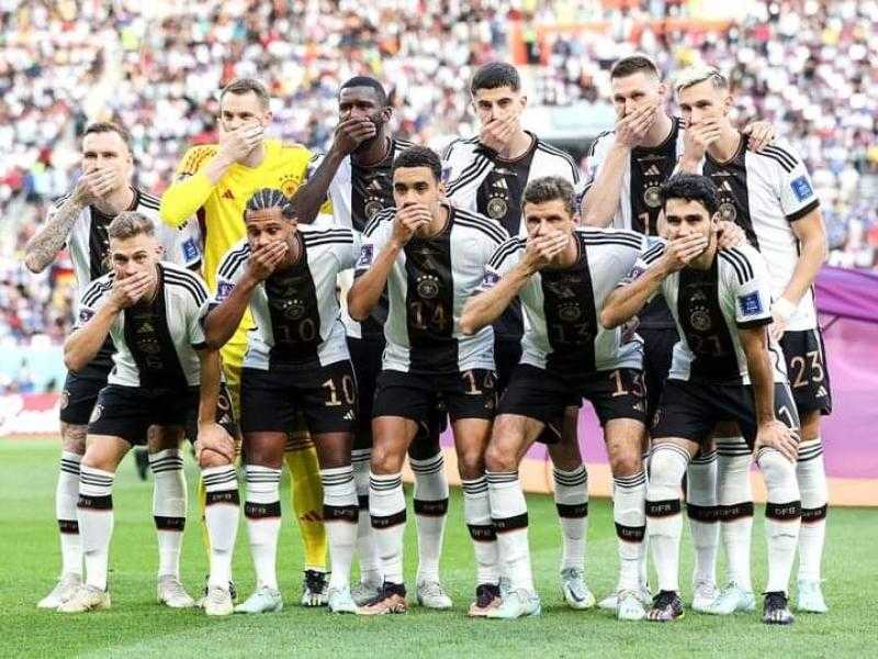 كأس العالم FIFA قطر 2022.. إشارة غريبة من لاعبي ألمانيا قبل مواجهة اليابان