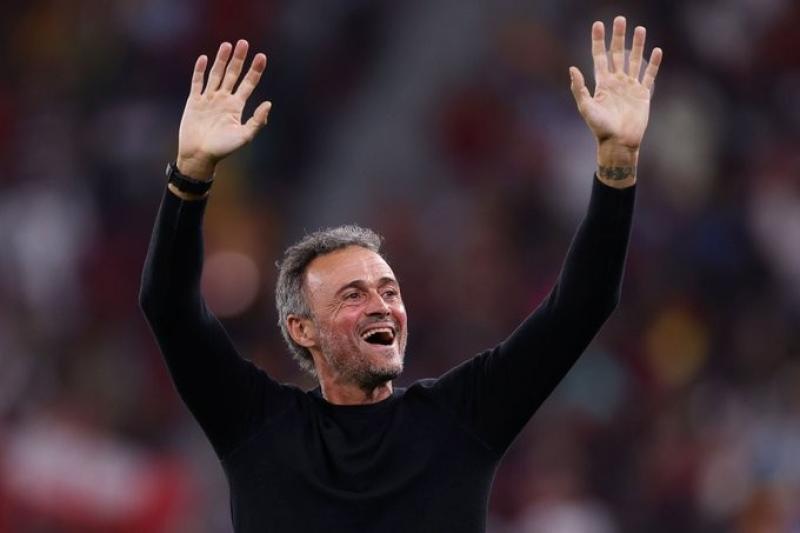 إنريكي: من يفهم يعرف أن إسبانيا منتخب صعب هزيمته
