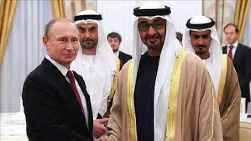 الرئيس الإماراتي مع نظيره الروسي بوتين 
