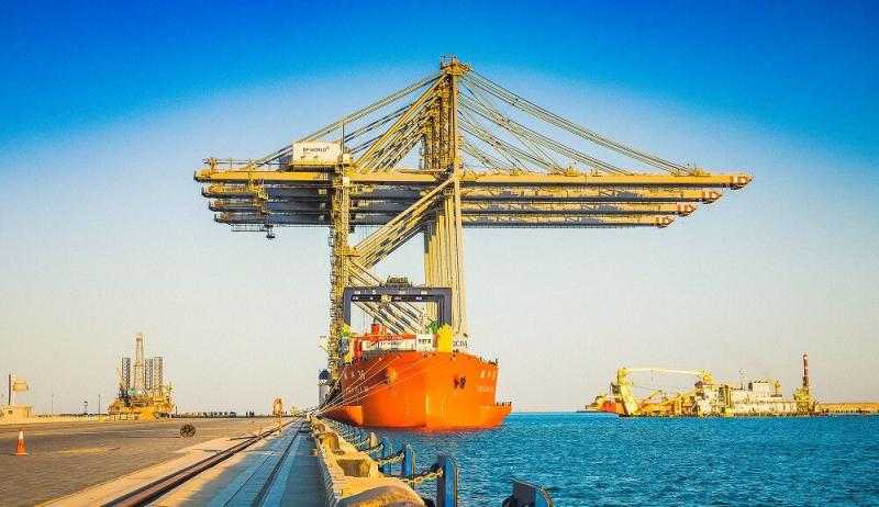قناة السويس توضح تفاصيل تطوير ميناء السخنة.. «فيديو»