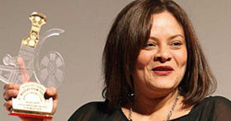 كاملة أبو ذكري تكشف حقيقة تقديم جزء جديد من ”100 وش”