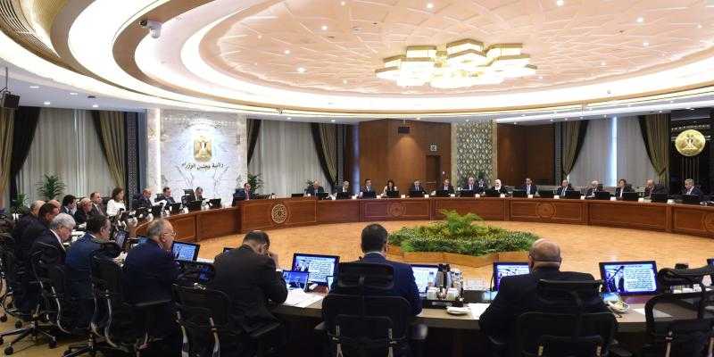 «الوزراء» يكشف حقيقة إقرار زيادة جديدة على ضريبة الدخل.. فيديو