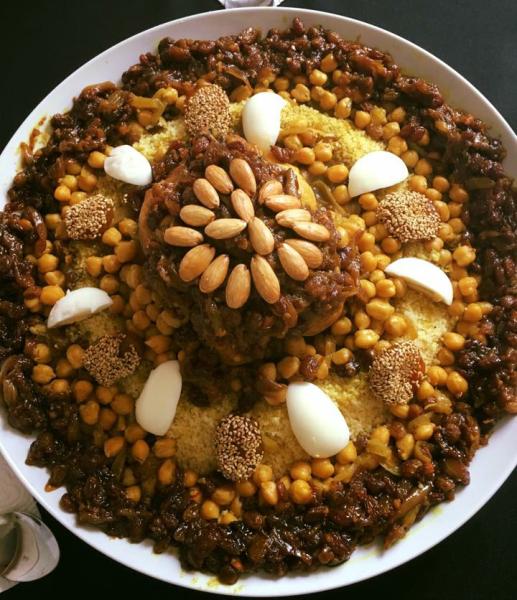  الكسكسي بالحمص والبصل