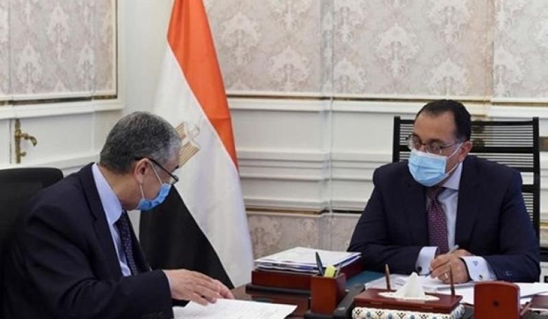 رئيس الوزراء ووزير الكهرباء