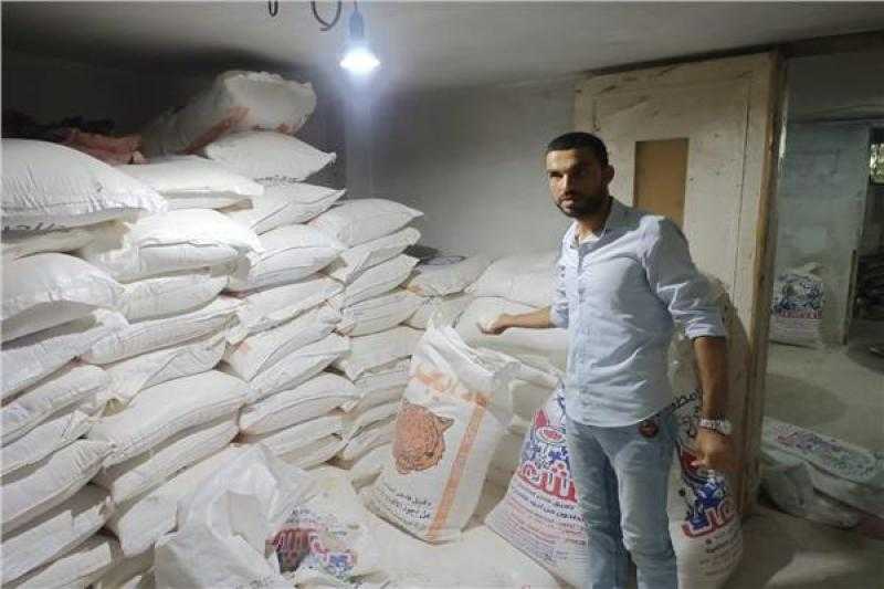 ضبط 8 أطنان دقيق وسكر مجهولة المصدر داخل مخبز سياحي بالقليوبية